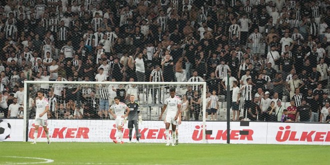 Be�ikta� ilk resmi ma��nda ma�lup