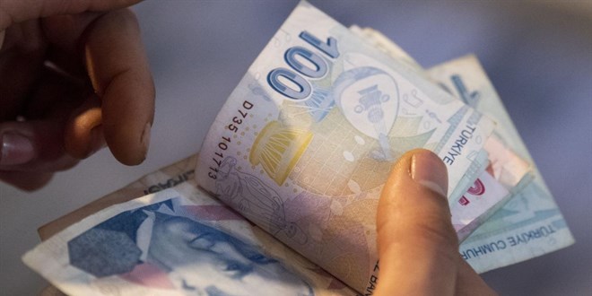 Emekli sand���ndan ayl�k alanlar�n zam fark� bug�n �denecek