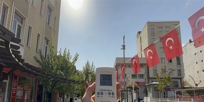Termometrelerin 50 dereceyi grd ilede sokaklar boald