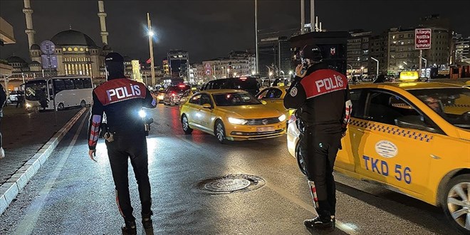 'Huzur �stanbul' uygulamas�nda 833 ki�i g�zalt�na al�nd�