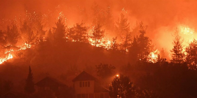 Yerlikaya duyurdu: Orman yangnlarna ilikin 3 tutuklama