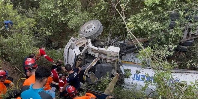 Yangına gönüllü geldiler, uçurumda can verdiler: Ölenlerin sayısı 3'e yükseldi