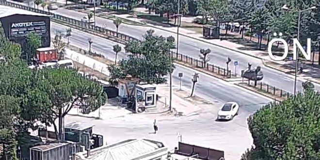 Amasya'da Otomobil Yaya Ge�idinde Yayaya �arpt�