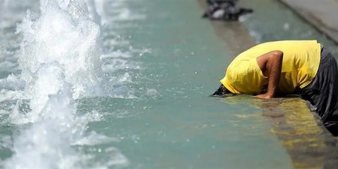T�rkiye kavruluyor: 19 ilde 40 dereceyi a�t�!