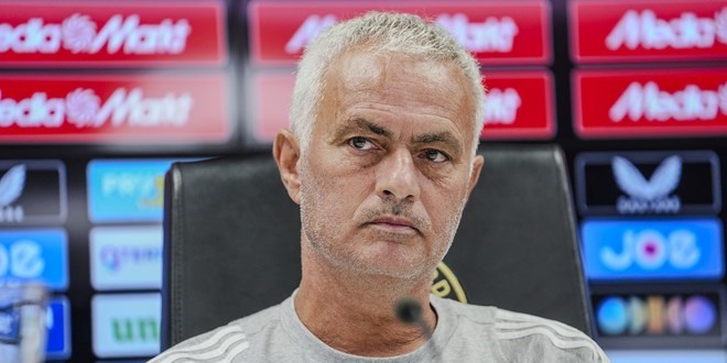 Mourinho'dan aklama: Bizi favori grmyorum