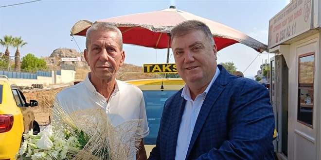 Trafikte Efsane! zmirli ofr 45 Yldr Ceza Yemedi