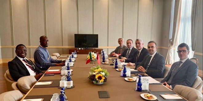Kacır ve Bolat, Senegal Sanayi ve Ticaret Bakanı Diop ile görüştü