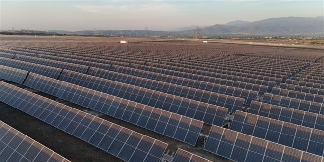 Elektrik retiminde doal gaz ve gnein pay artt