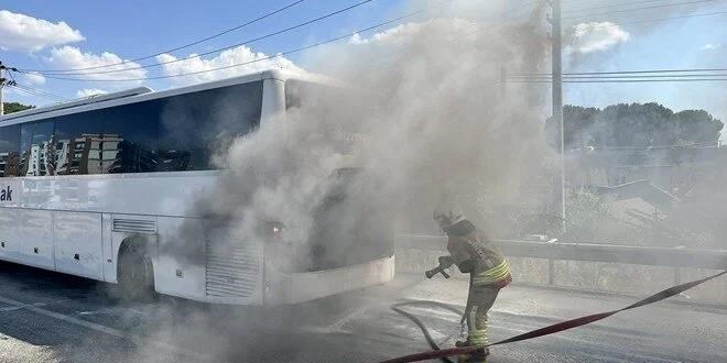 Manisa'da yolcu otobüsü alev aldı