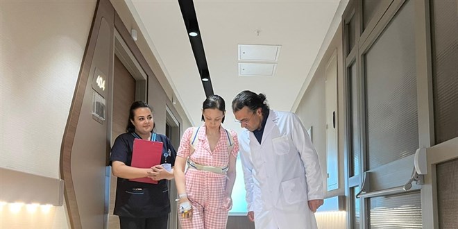 Okul antas skolyoza neden oldu, 3 ameliyat geirdi
