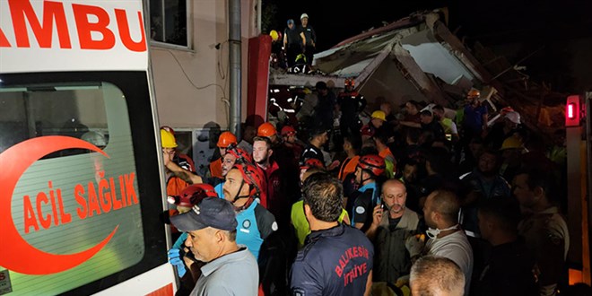 6,1 büyüklüğündeki depremin ardından 20 artçı sarsıntı meydana geldi