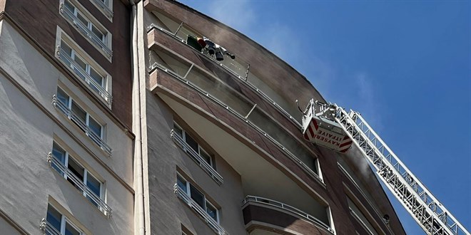 Kayseri'de 14 katl apartmanda yangn kt