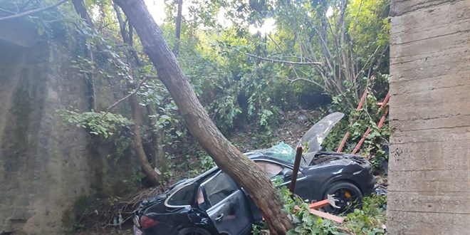 Samsun'da k�pr�den d��en otomobildeki �ocuk �ld�