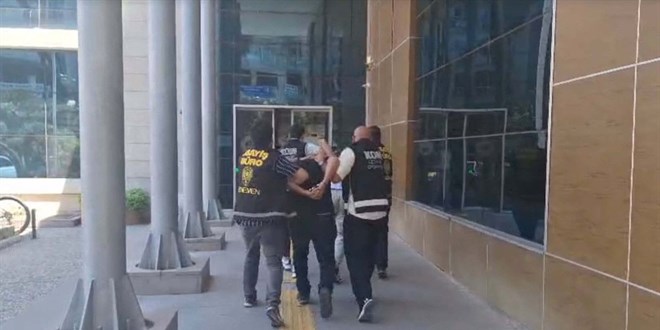 �zmir'de oto galeriye patlay�c� atanlar yakaland�