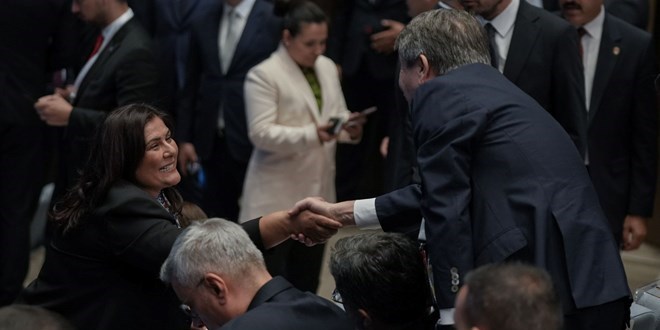 zlem eriolu AK Parti Binasnda