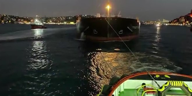stanbul Boaz'nda arzalanan ham petrol ykl gemi kurtarld