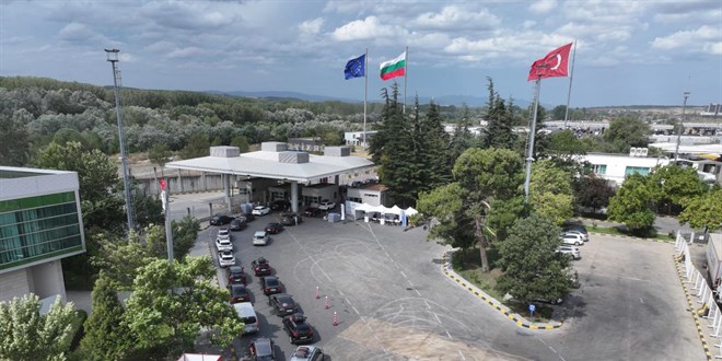 Gurbetilerin dn yolculuu sryor