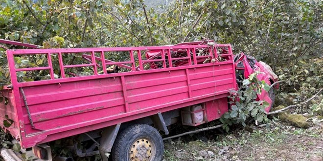 İşçileri taşıyan kamyonet şarampole yuvarlandı: 4 ölü, 1 yaralı