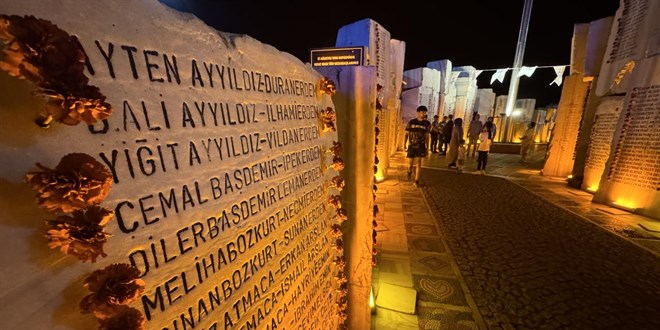 26 yl geti! Marmara Depremi ehitleri anld