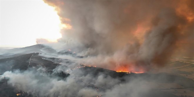 anakkale'de orman yangn: 5 ky tahliye edildi, mdahale sryor