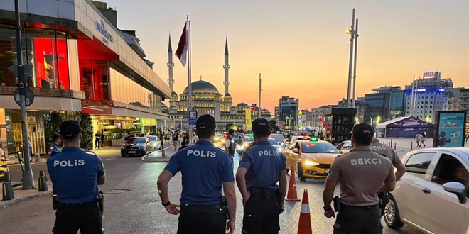 stanbul'da huzur operasyonu: 550 gzalt