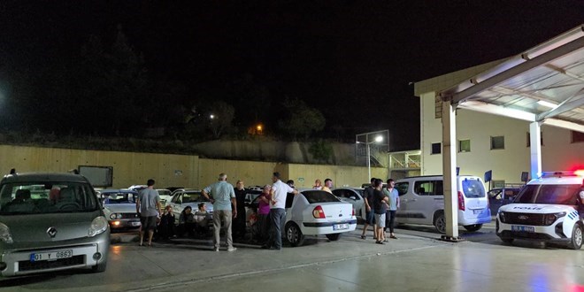 Otomobil 70 metrelik uuruma yuvarland:  1'i bebek 5 l