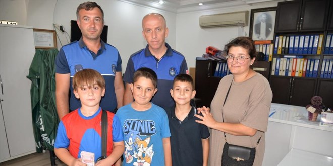 Örnek çocuklar: Buldukları 13 bin 400 lirayı teslim ettiler