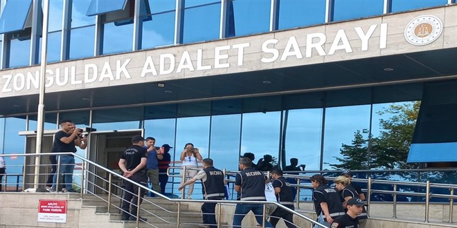 İndirimli tatil vaadiyle 300 kişiyi dolandıran çift yakalandı