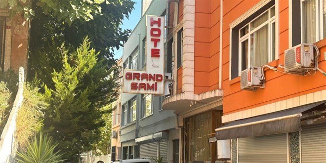 Hollandal� iki karde� �stanbul'da otel odas�nda �l� bulundu