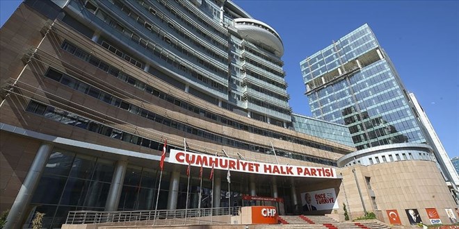 CHP U�ak �l ve Merkez �l�e y�netimleri istifa etti