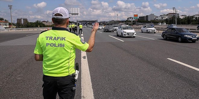 stanbul'da baz yollar trafie kapatlacak