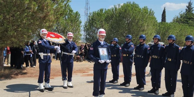 Kara astsubay ��rencisi trafik kazas�nda hayat�n� kaybetti