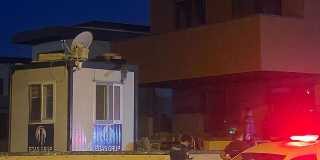naatta korku dolu anlar: Konteynerin stnde ceset bulundu