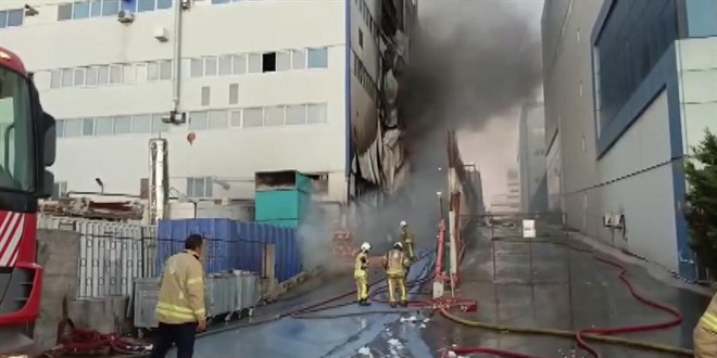 İstanbul Arnavutköy'de fabrika yangını