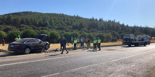 Manisa'da iki otomobil çarpıştı: 1 ölü