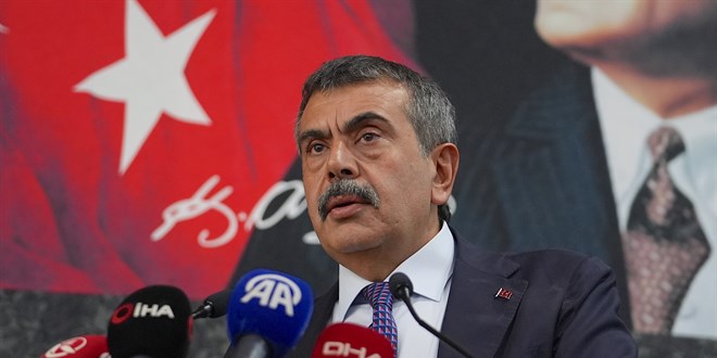 Bakan Tekin: 200 milyon adet ders kitab sralarda hazr olacak