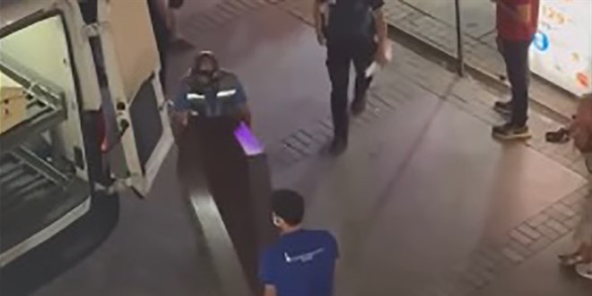 G�nlerdir aran�yordu, apartman bo�lu�unda cesedi bulundu