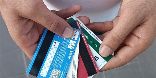 Bir ilde 20 bin dosya: Gen�ler banka hesab� doland�r�c�lar�n�n tuza��nda!