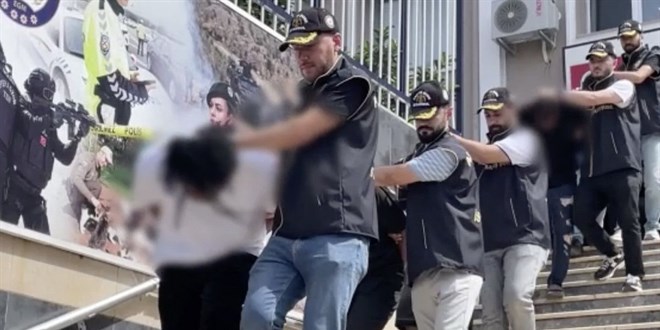 �stanbul'da bir �irketi doland�ran 5 Nijeryal� tutukland�