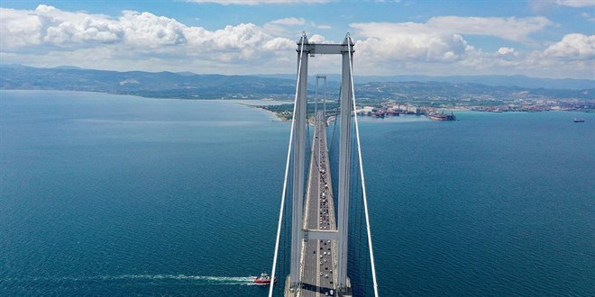 Osmangazi Kprs'nn altndan 64 metre ve zeri deniz aralar geemeyecek