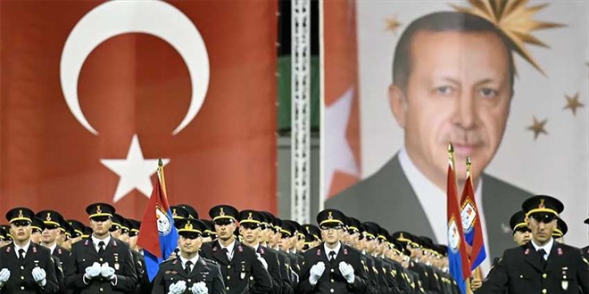 TSK'n� yeni mezunlar� i�in d�zenlenen t�rende, Diyanet ��leri Ba�kan� dua etti