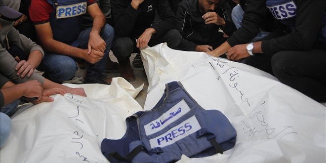 �srail ordusu Gazze'de bir Filistinli gazeteciyi daha �ld�rd�