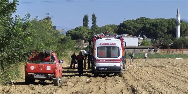 İzmir'de eğitim uçağı düştü: 1 ölü