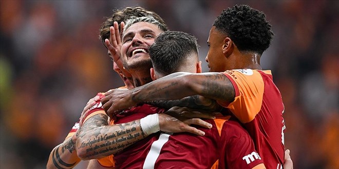 Galatasaray, �ampiyonlar Ligi kadrosunu UEFA'ya bildirdi