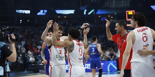 12 Dev Adam grubu nama�lup lider tamamlad�