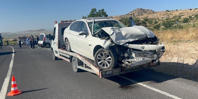 Nevehir'de otomobil ile hafif ticari ara arpt: 14 yaral