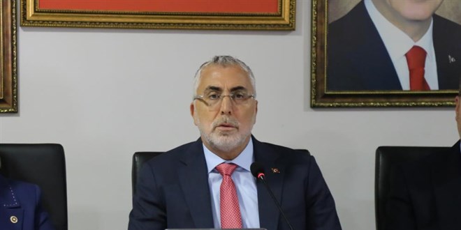 Bakan Işıkhan: Türkiye Yüzyılı'nda büyümede ve istihdamda rekorlar kıracağız