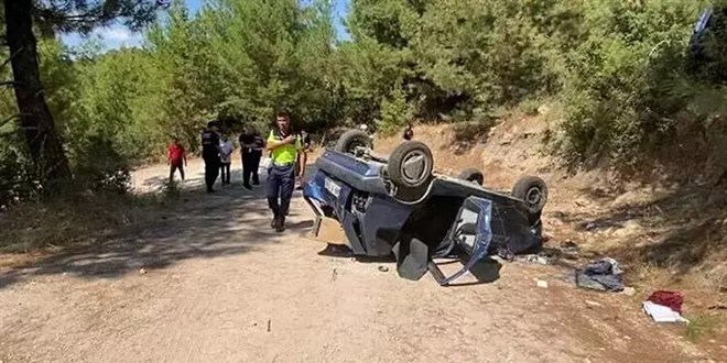 Otomobil uçuruma yuvarlandı: 2 ölü, 4 yaralı