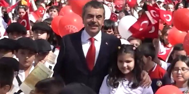 Bakan Tekin'den yeni eitim-retim yl mesaj