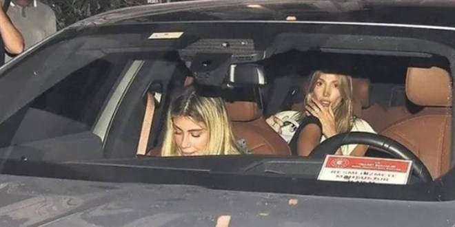 'Resmi ara' kartyla trafie kmt: Eski Trkiye gzelinin aracna ceza